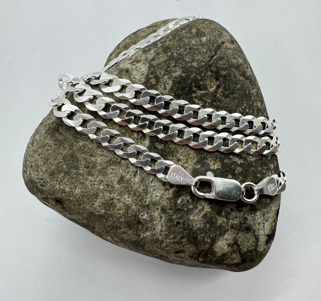 Cadena grumet plata italiana 925, joya elegante y versátil para hombres con estilo.