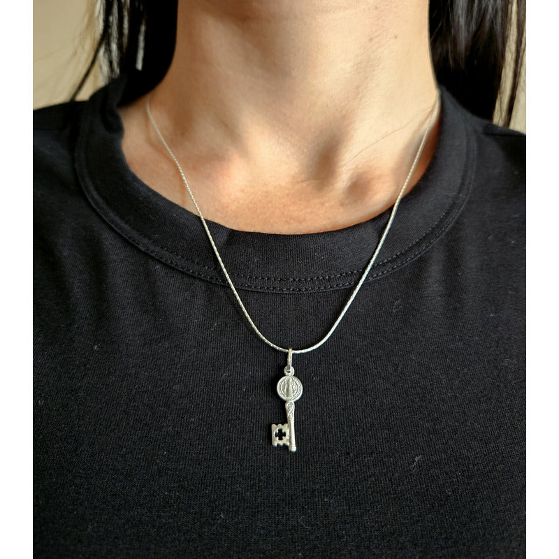 collar con llave san benito plata 925 joya de protección espiritual