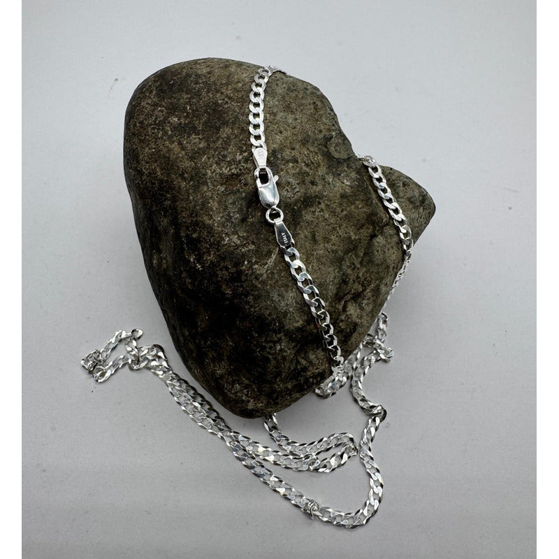 Cadena grumet masculina de plata ley 925, diseño elegante ideal para uso diario o regalo.