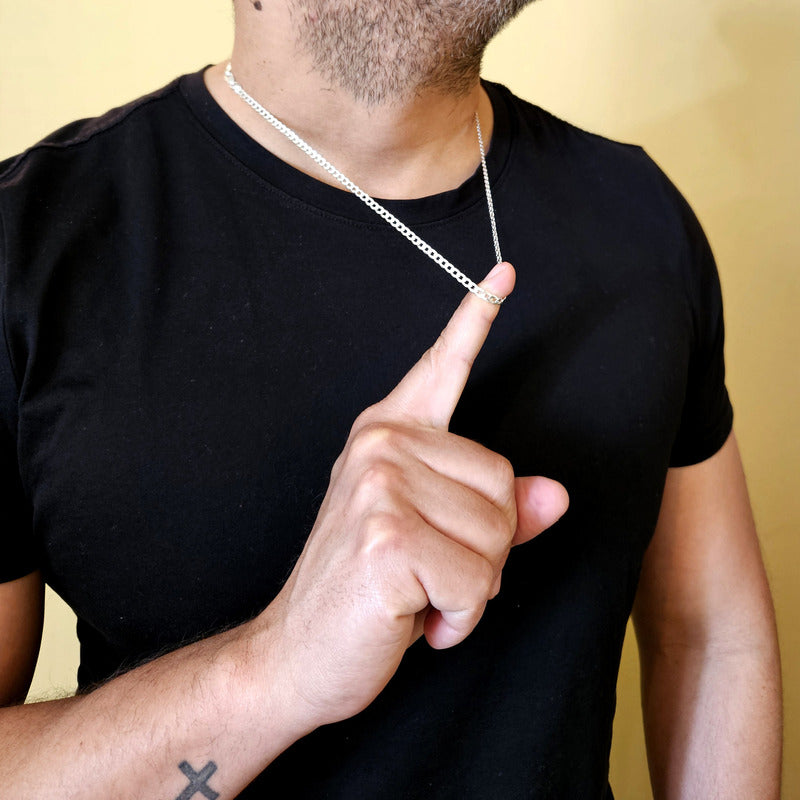 Collar grumet masculina en plata italiana 925, diseño elegante y versátil.