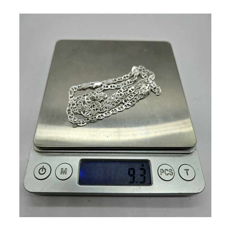 Collar Gucci plata ley 925, joya de estilo exclusivo para caballeros.