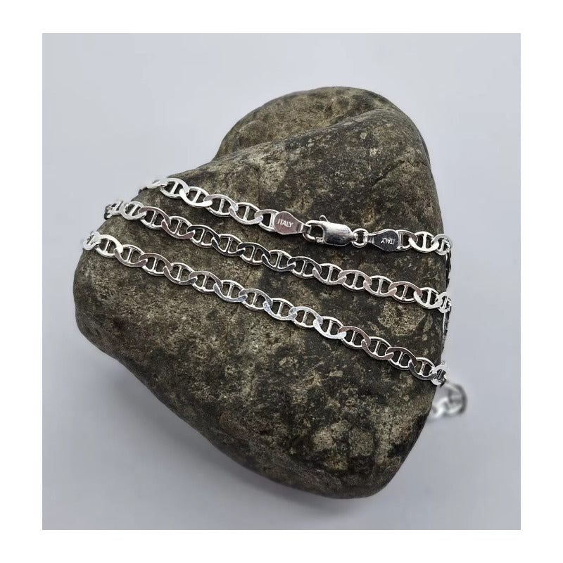 Collar Gucci plata 925 para hombre, joya elegante y de excelente acabado.