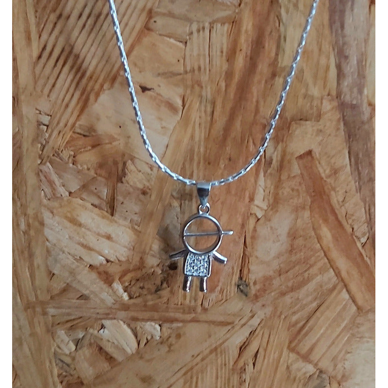 COLGANTE NIÑO CON CADENA HILO 50CM