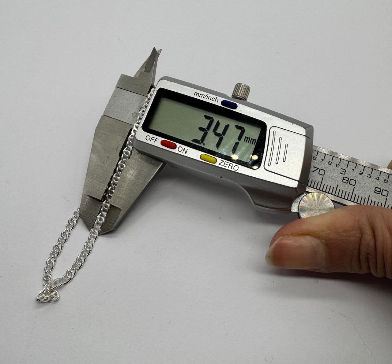 Pulsera Ojo de Tigre medidas con Vernier