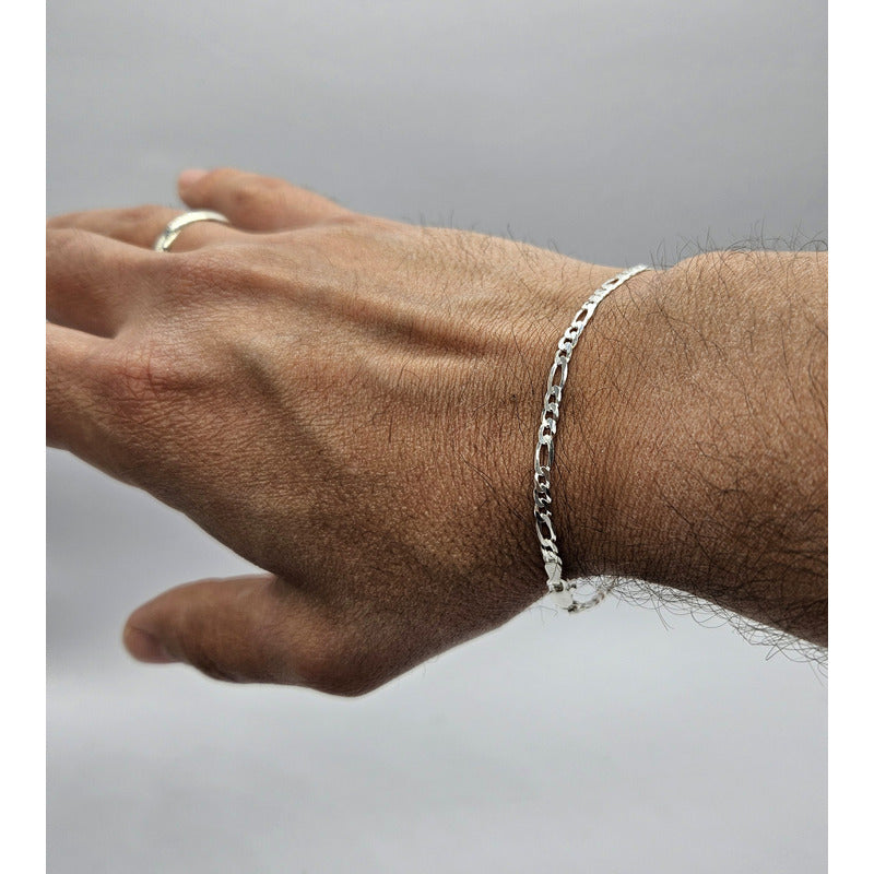Pulsera Cartier plata ley 925, diseño italiano elegante y moderno para caballero chileno.