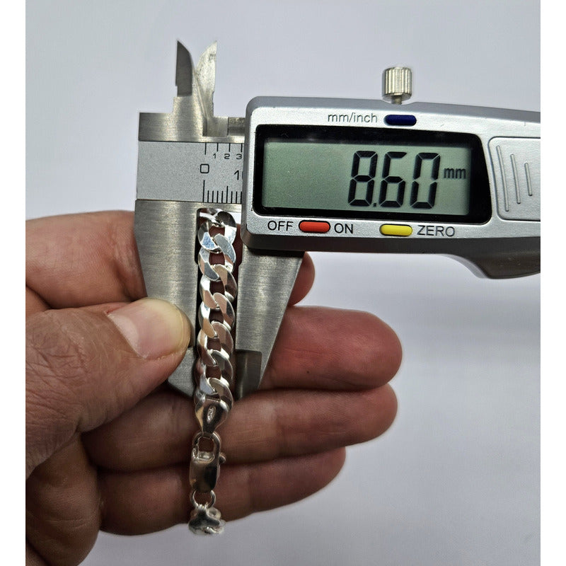 Pulsera exclusiva de plata ley 925 con eslabones grumet, ideal para uso diario.