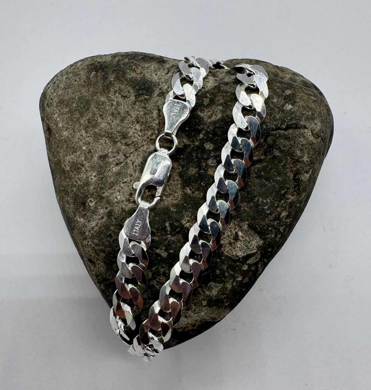 Pulsera grumet plata ley 925, joya resistente y elegante para uso diario.