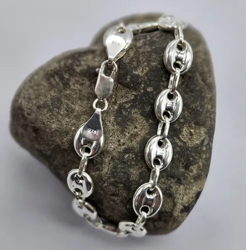 Pulsera Gucci de plata italiana 925 para hombre, estilo clásico y sofisticado.